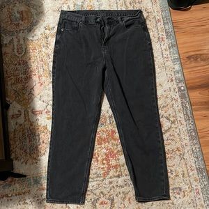 American Eagle mom jean
